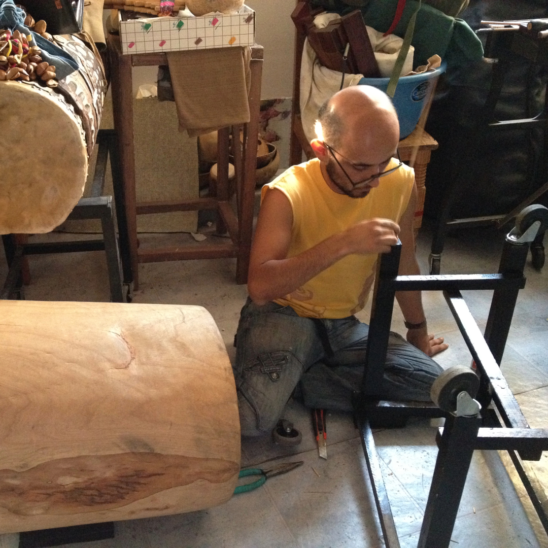 Lluvia de palos Víctor Hugo Caro